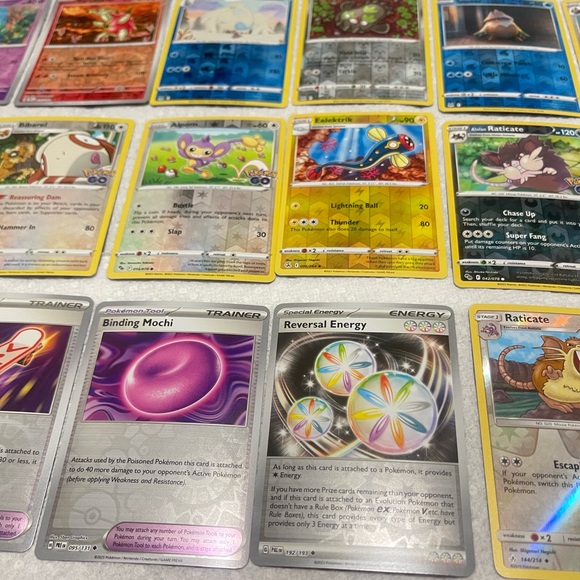 30 POKEMON HOLO AND REVERSE HOLO CARDS - Picture 12 of 17
